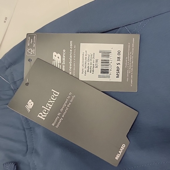 KIDS NEW BALANCE NWT RELAXED BLUE CARGO TRACK PANTS - Picture 10 of 10